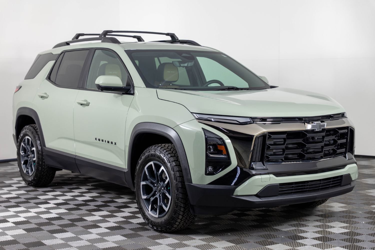 Used 2025 Chevrolet Equinox ACTIV w/ Safety and Technology Package image 12