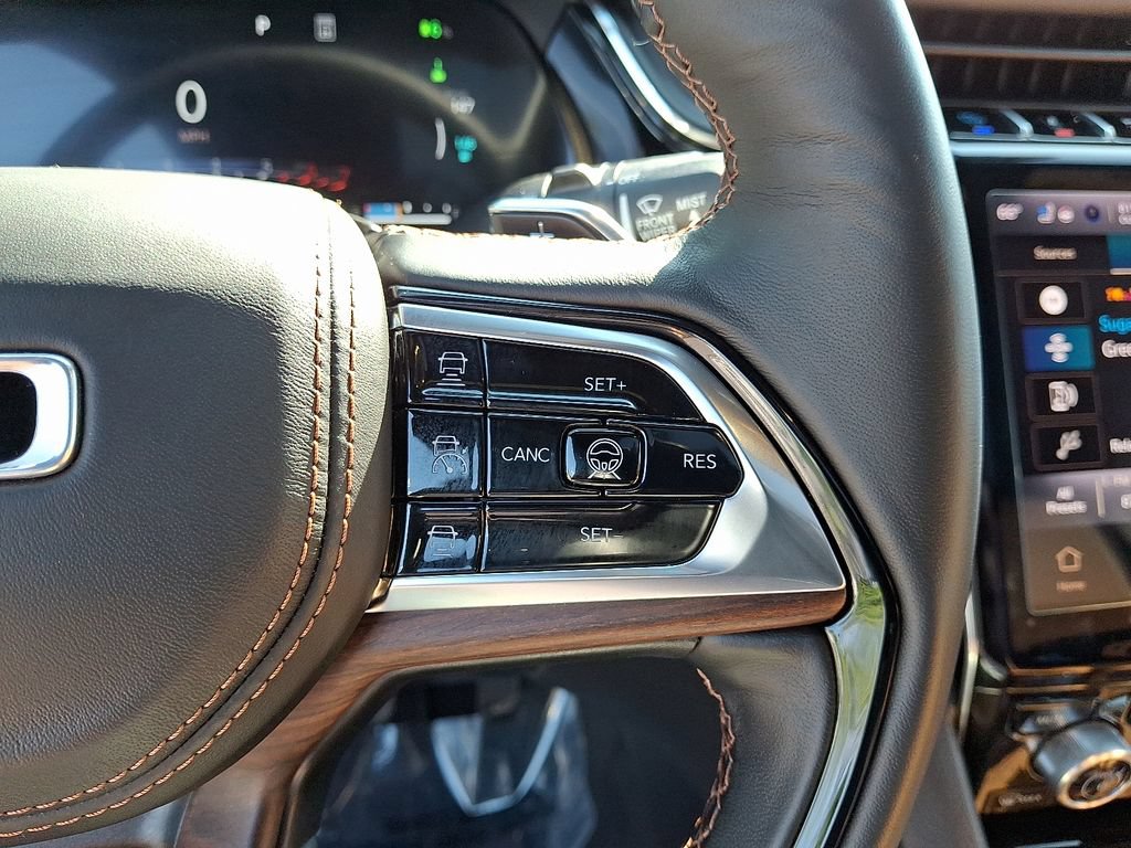 Used 2023 Jeep Grand Cherokee Summit w/ Advanced Protech Group IV AWD/4WD image 25