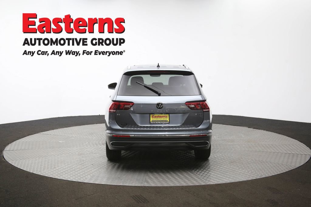 Used 2022 Volkswagen Tiguan SE w/ Panoramic Sunroof Package image 38