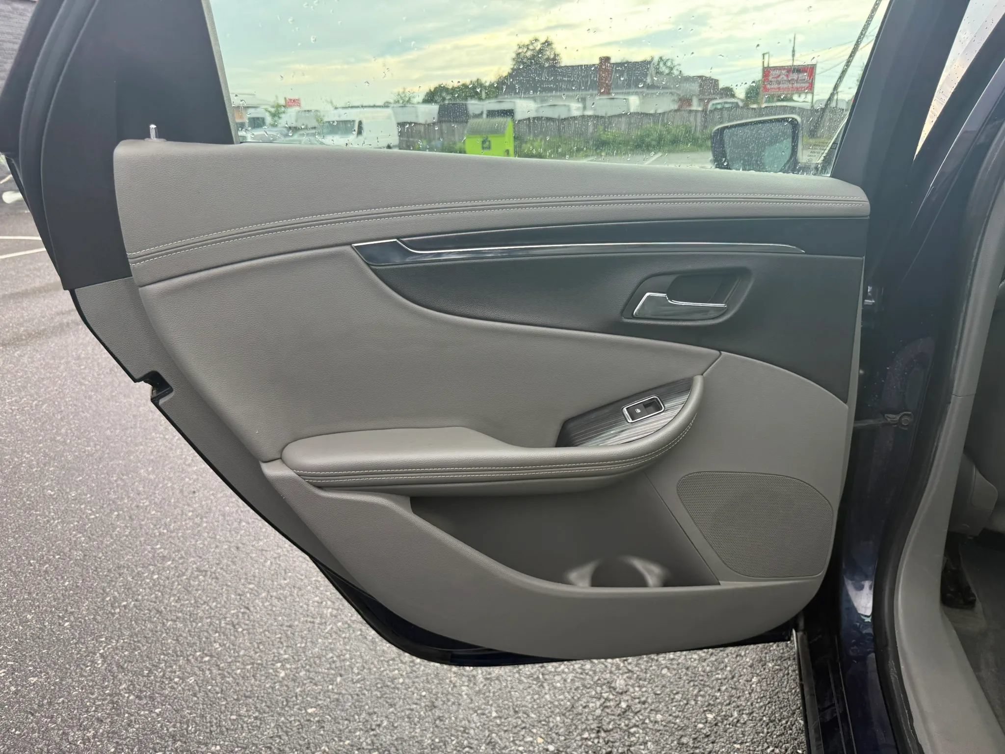 Used 2016 Chevrolet Impala LT w/ Leather Package FWD image 31