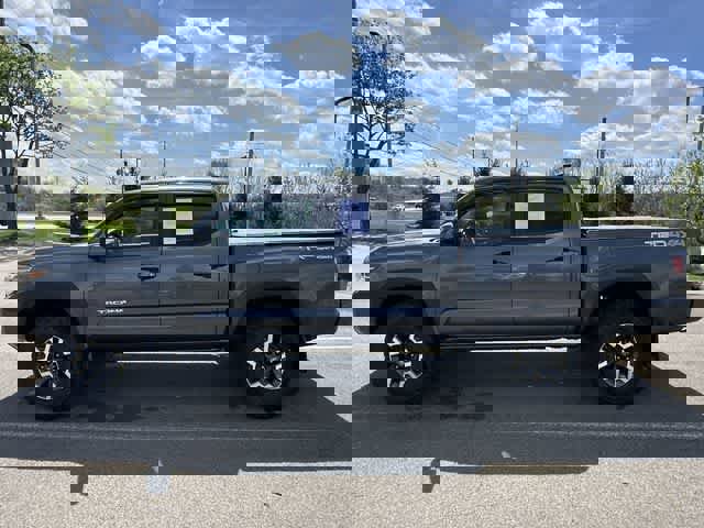 Used 2021 Toyota Tacoma TRD Off-Road w/ Technology Package image 2