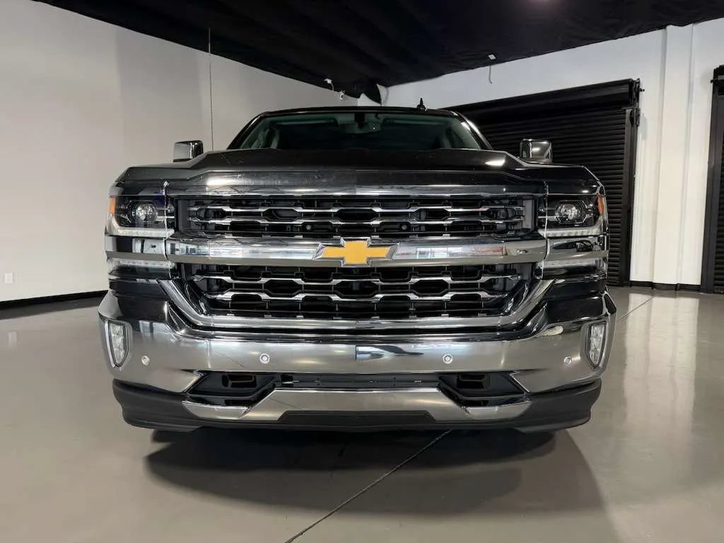 Used 2018 Chevrolet Silverado 1500 LTZ w/ LTZ Plus Package AWD/4WD image 2
