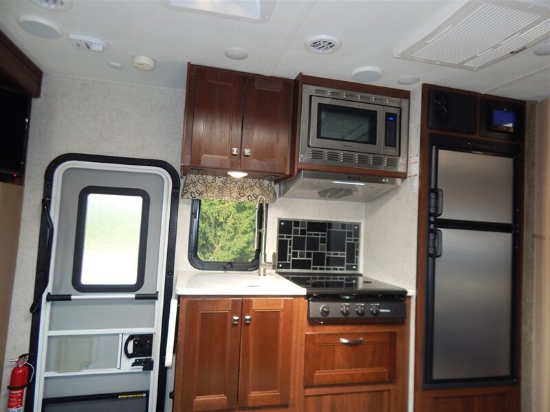 Used 2017 Mercedes-Benz Sprinter 3500 image 30