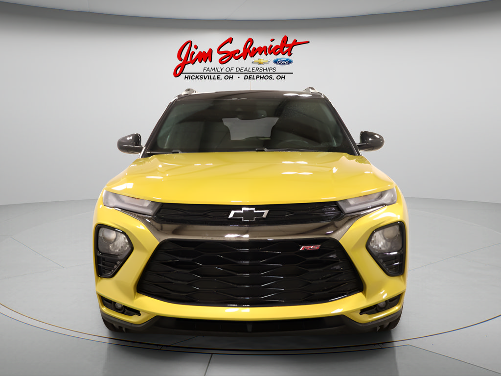Used 2023 Chevrolet TrailBlazer RS w/ Sun and Liftgate Package FWD image 2