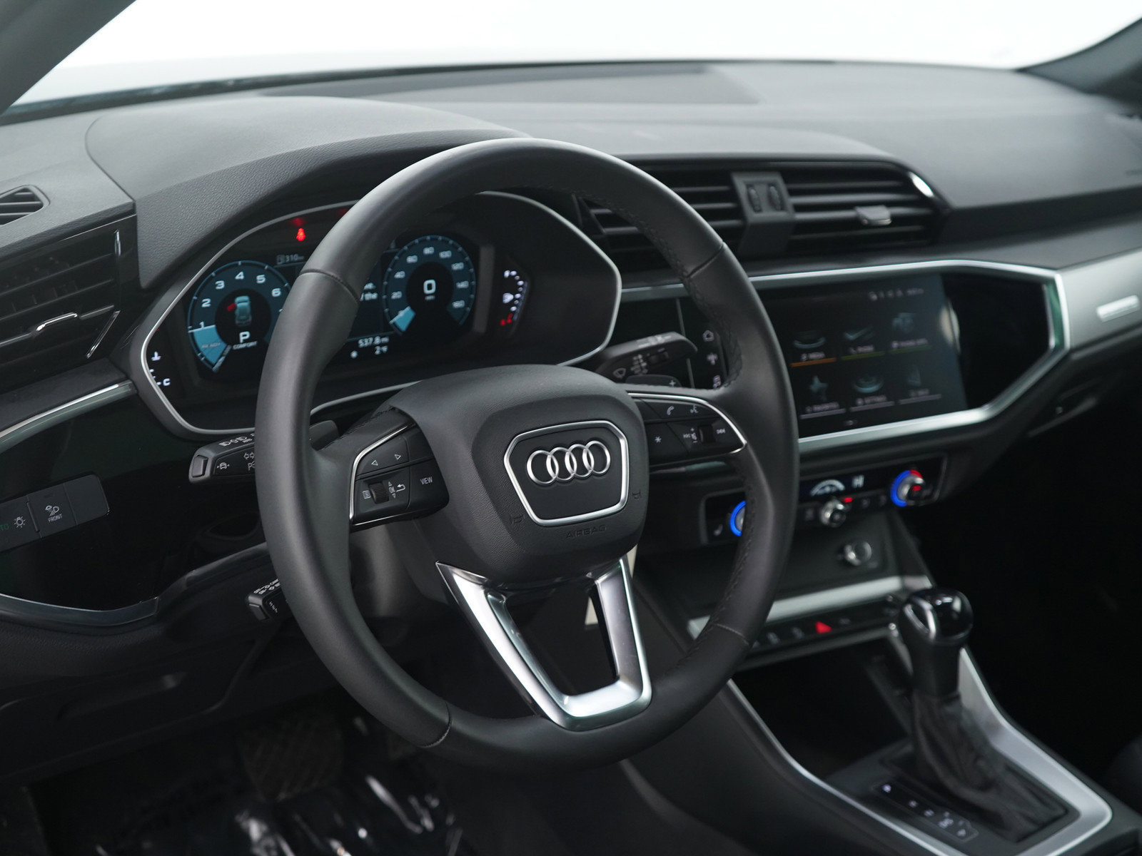 Used 2025 Audi Q3 2.0T Premium image 21