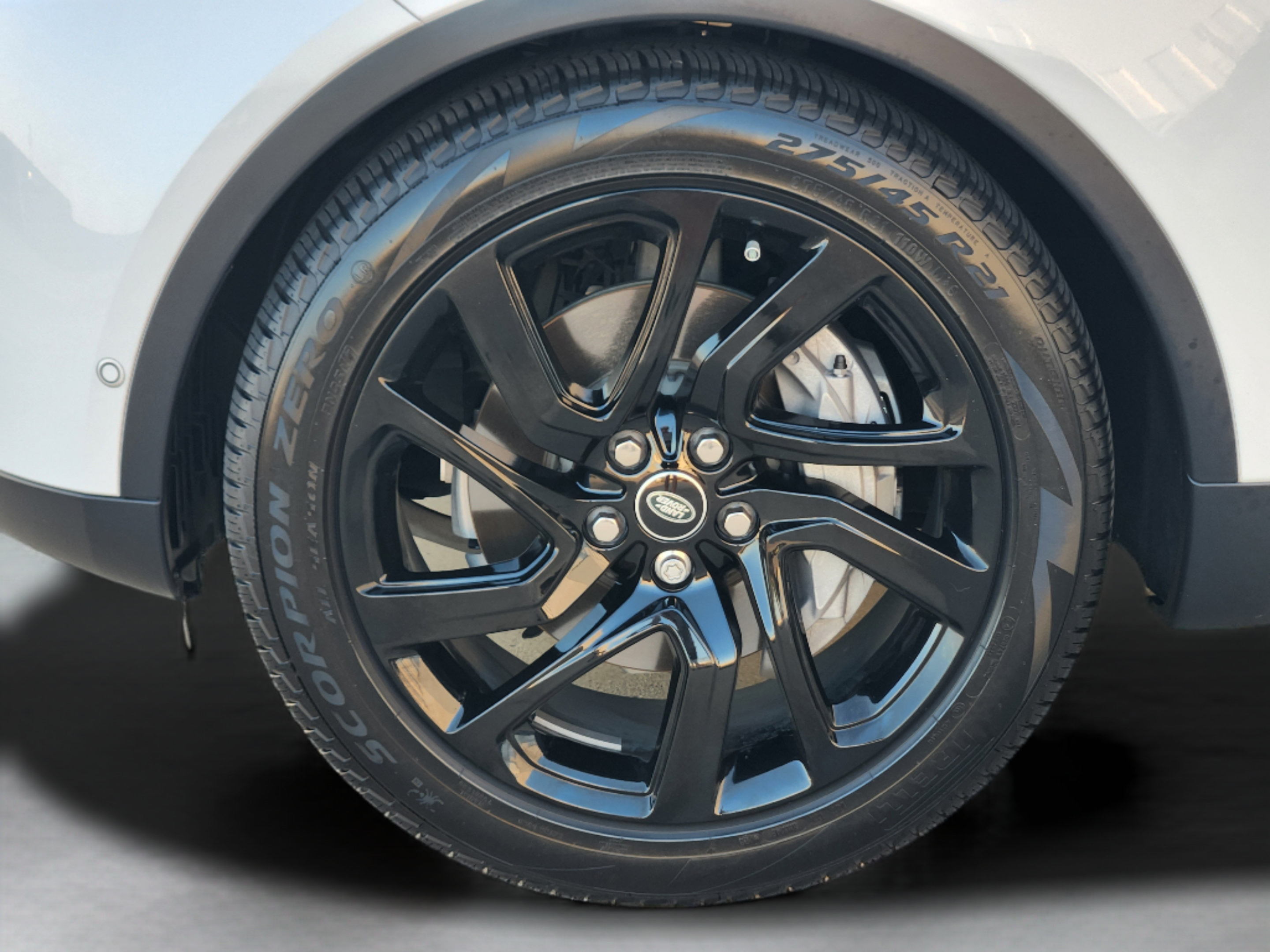 Certified 2025 Land Rover Discovery S AWD/4WD image 34