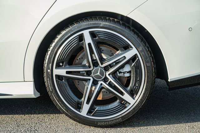 New 2025 Mercedes-Benz CLA 35 AMG 4MATIC image 17