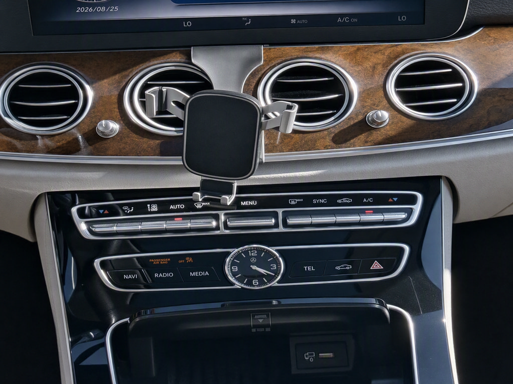 Used 2017 Mercedes-Benz E 300 4MATIC image 10