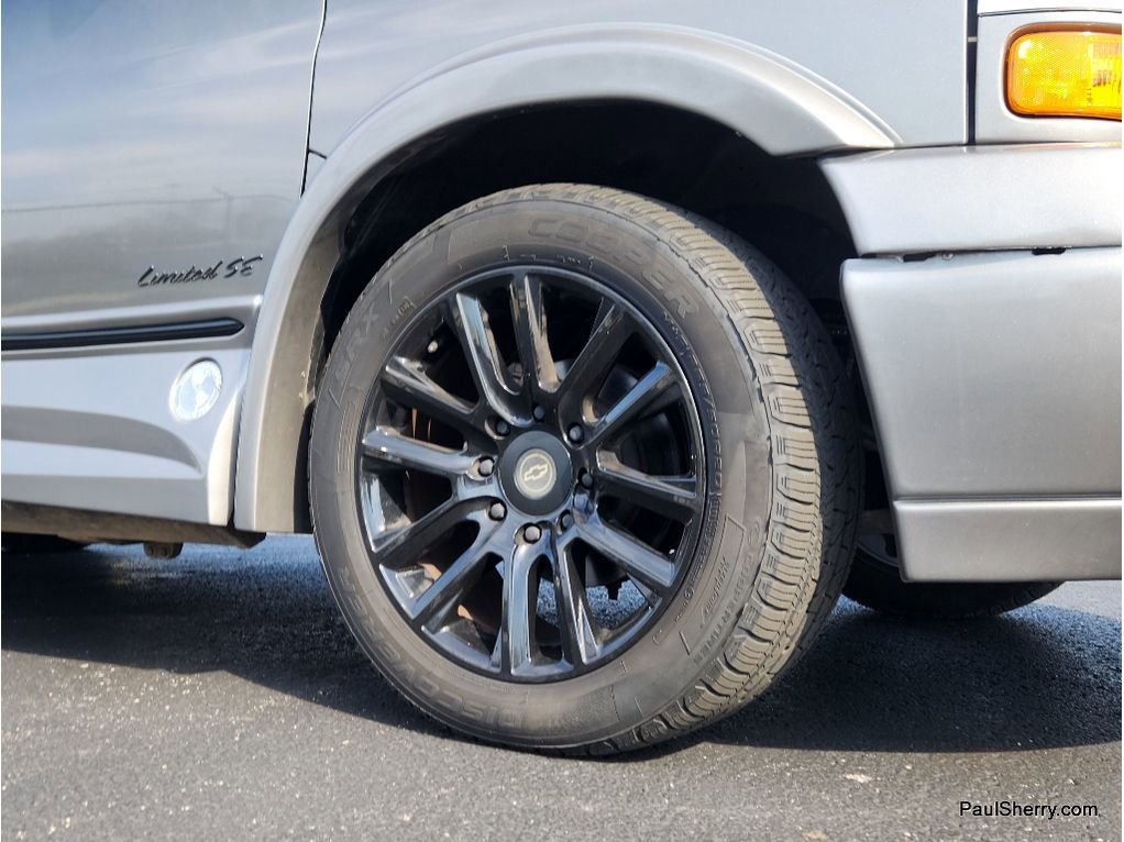 Used 2021 Chevrolet Express 2500 LS w/ Enhanced Convenience Package image 12