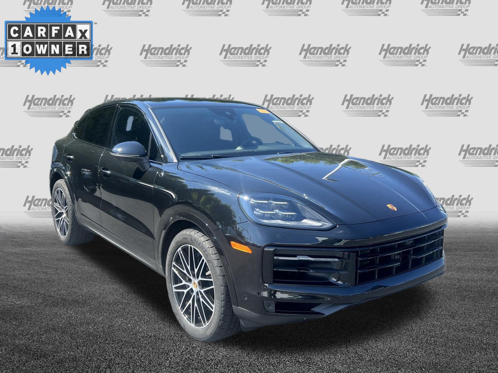 Used 2024 Porsche Cayenne Coupe AWD/4WD image 2