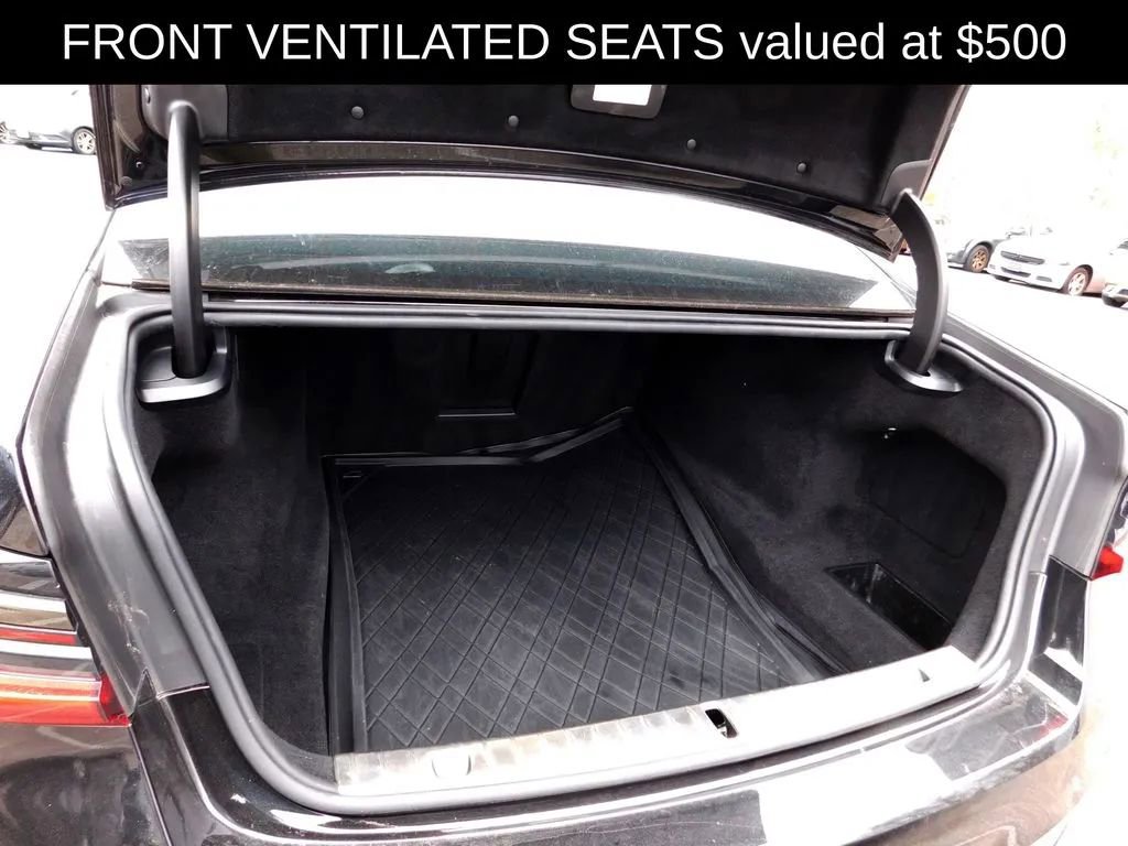 Used 2022 BMW 740i xDrive w/ M Sport Package image 8