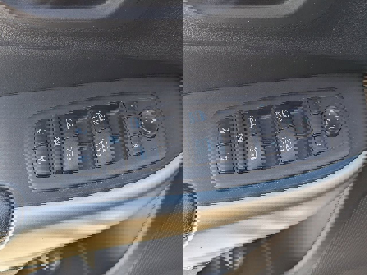 Used 2018 Jeep Cherokee Overland w/ Heavy Duty Protection Group AWD/4WD image 22