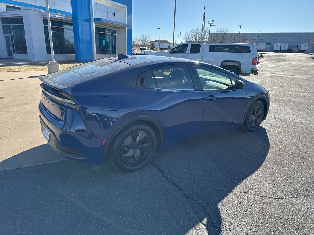 Used 2025 Toyota Prius Plug-In Hybrid image 31
