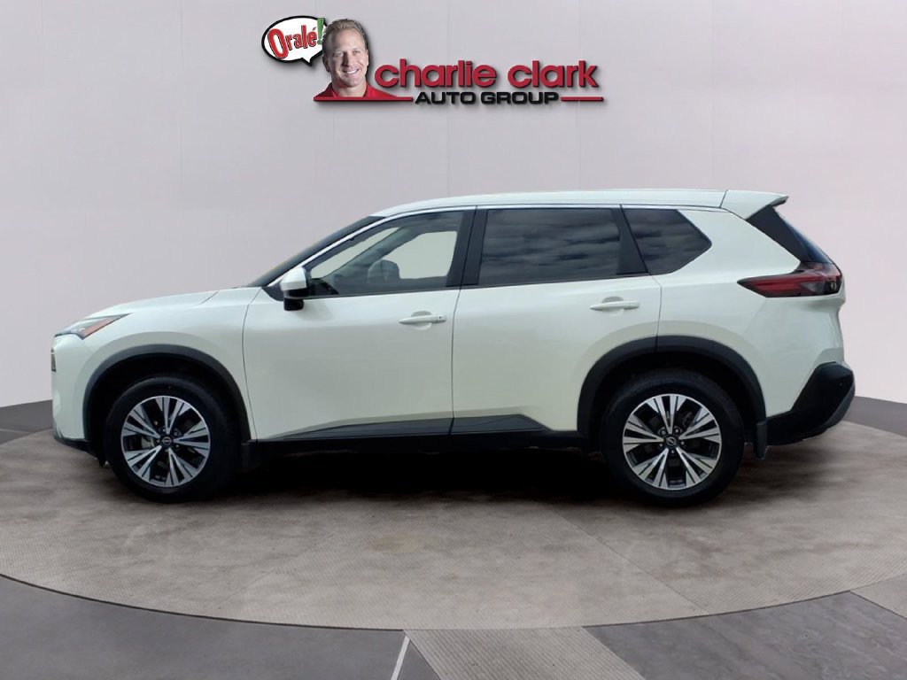Used 2023 Nissan Rogue SV FWD image 2