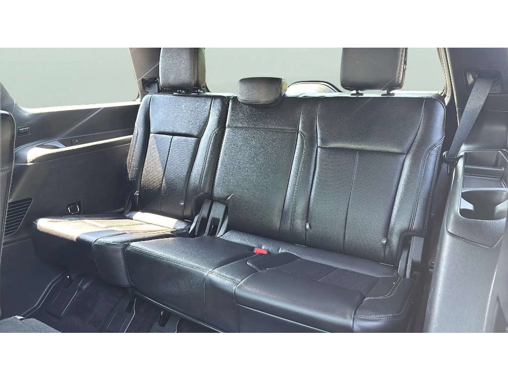 Used 2019 Ford Expedition XLT w/ Equipment Group 202A AWD/4WD image 15