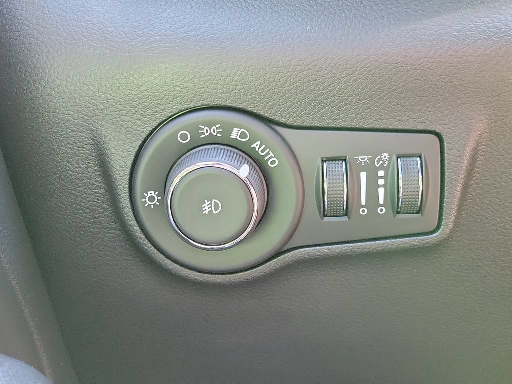 New 2026 Jeep Compass Latitude AWD/4WD image 24