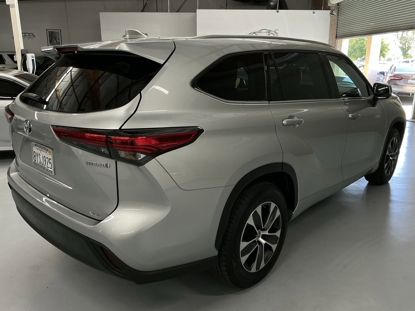 Used 2021 Toyota Highlander XLE image 5