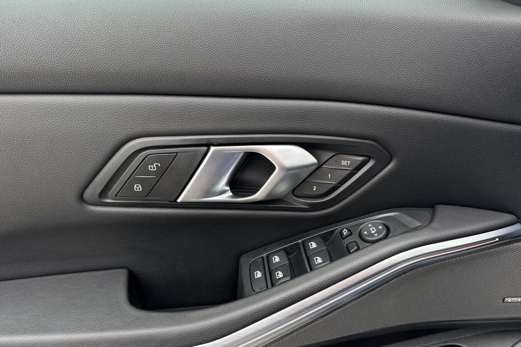 Used 2025 BMW M340i RWD image 10