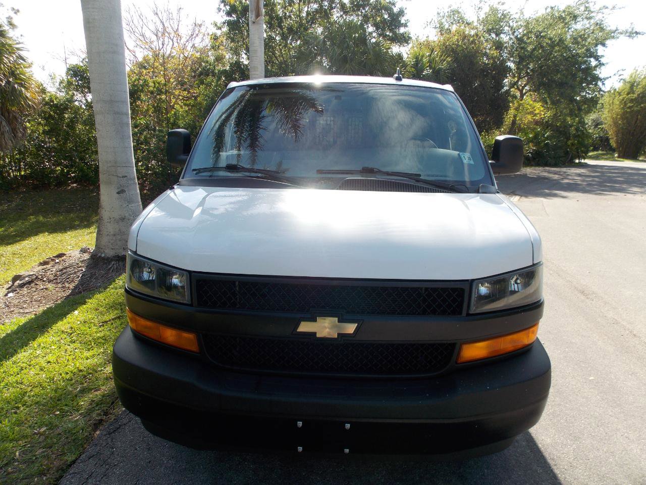 Used 2022 Chevrolet Express 2500 w/ Driver Convenience Package RWD image 7