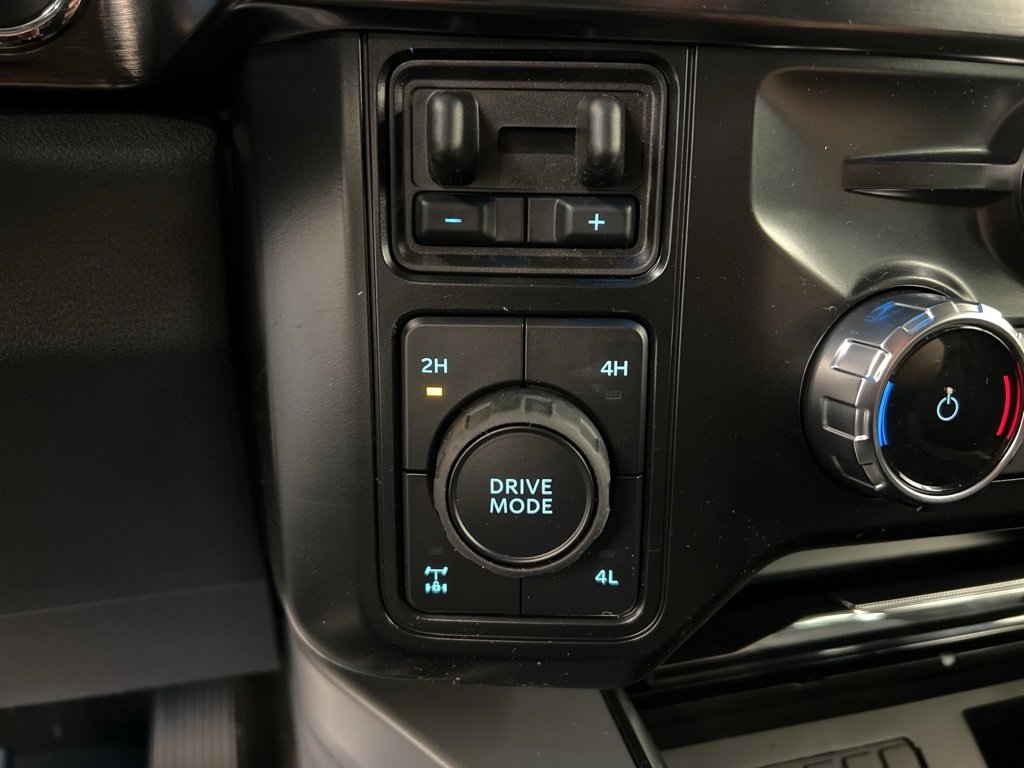 New 2026 Ford F350 Lariat w/ Black Appearance Package image 17