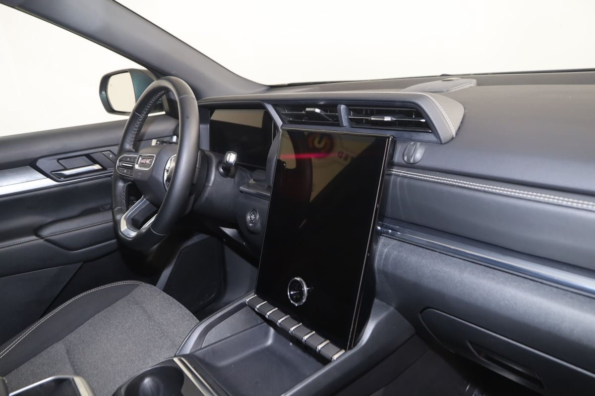 Used 2025 GMC Terrain Elevation w/ Technology Package II AWD/4WD image 37
