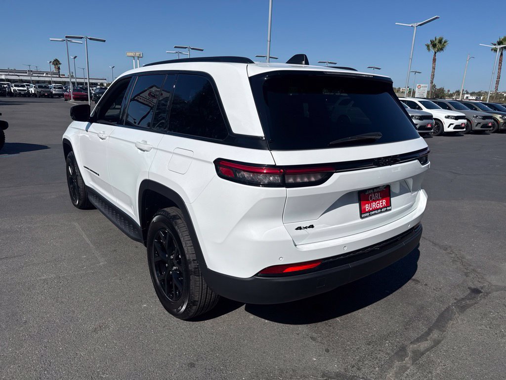 Certified 2025 Jeep Grand Cherokee Altitude AWD/4WD image 5