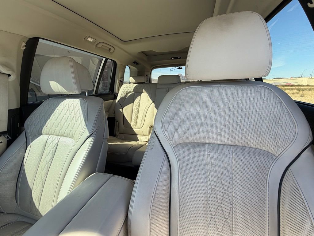 Used 2021 BMW X7 xDrive40i w/ Dynamic Handling Package image 11