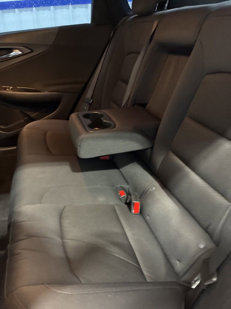 Used 2022 Chevrolet Malibu LT image 32