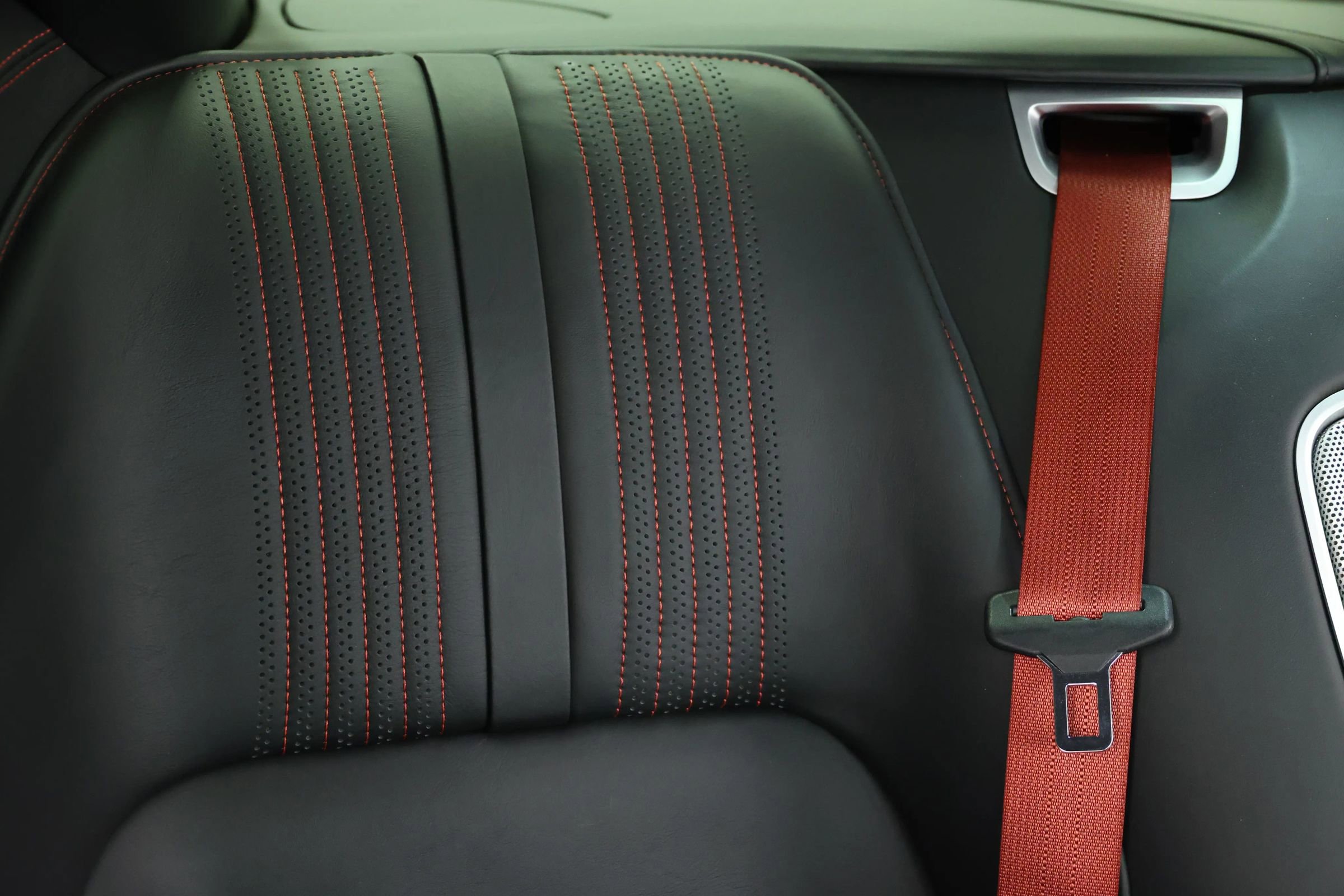 Used 2018 Aston Martin DB11 Coupe image 59