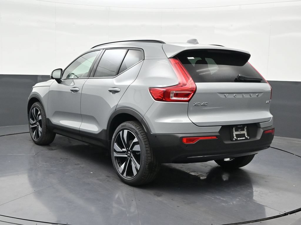 New 2026 Volvo XC40 B5 Plus AWD/4WD image 3