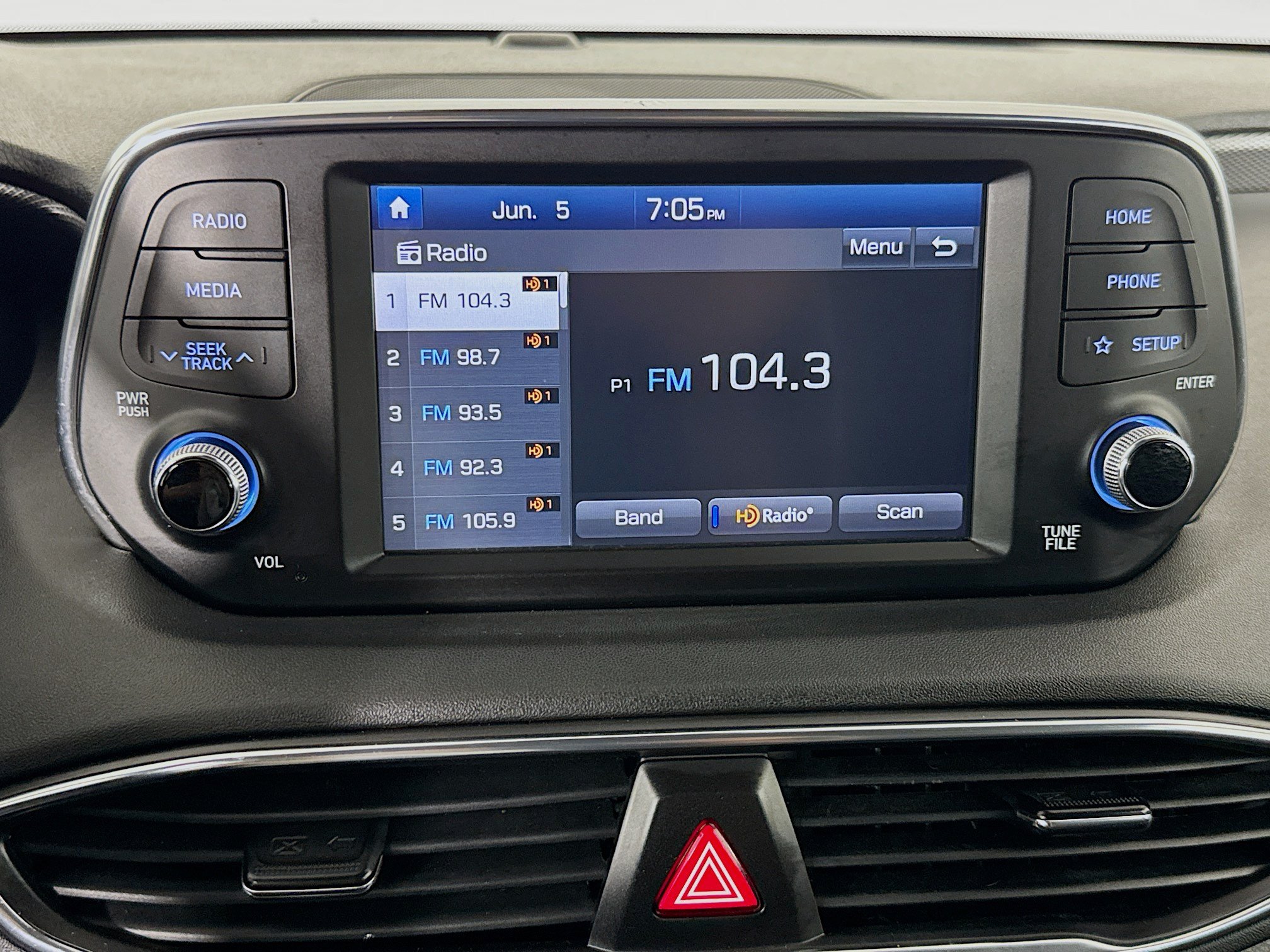Used 2019 Hyundai Santa Fe SEL w/ Cargo Package FWD image 16