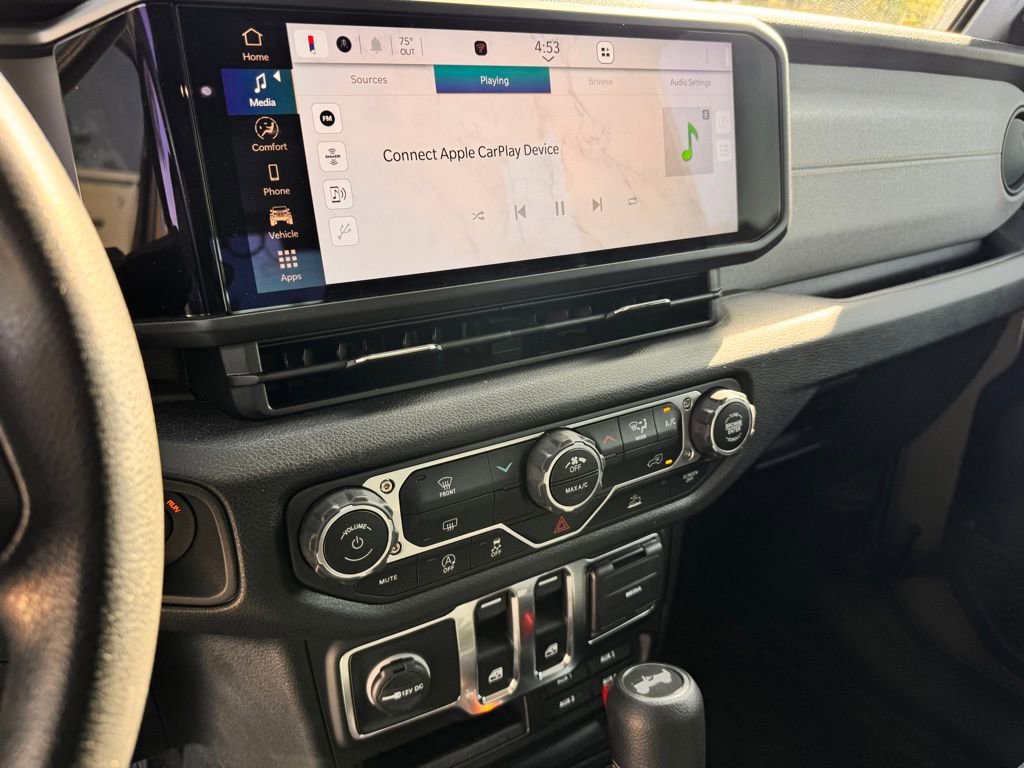 Used 2025 Jeep Wrangler Sport image 14