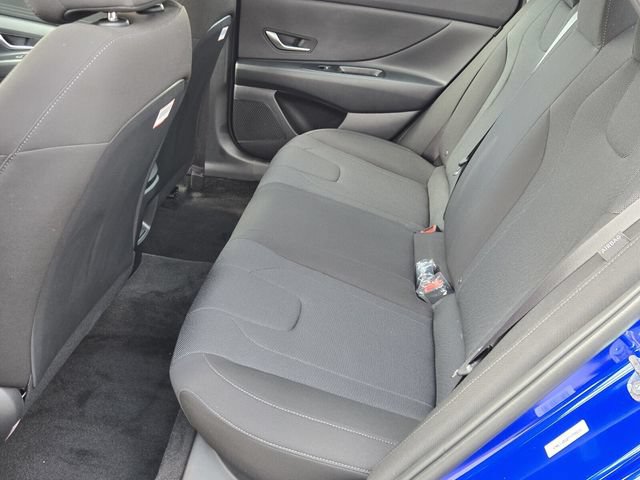 Used 2026 Hyundai Elantra SE FWD image 11