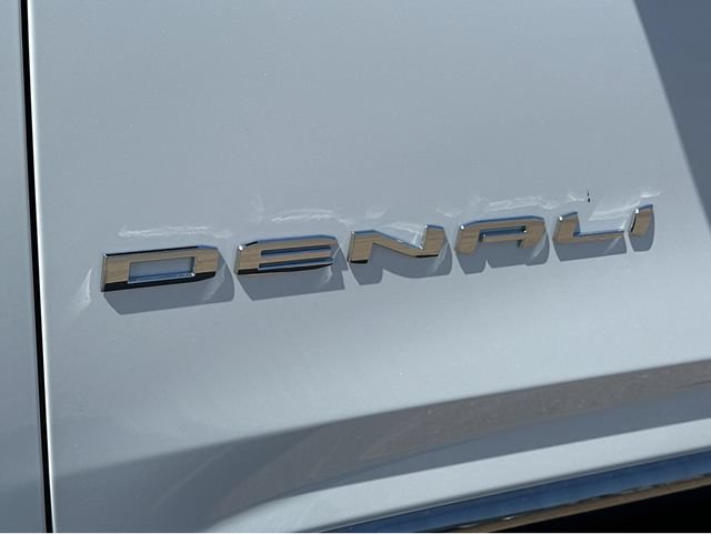 New 2026 GMC Yukon XL Denali Ultimate AWD/4WD image 16