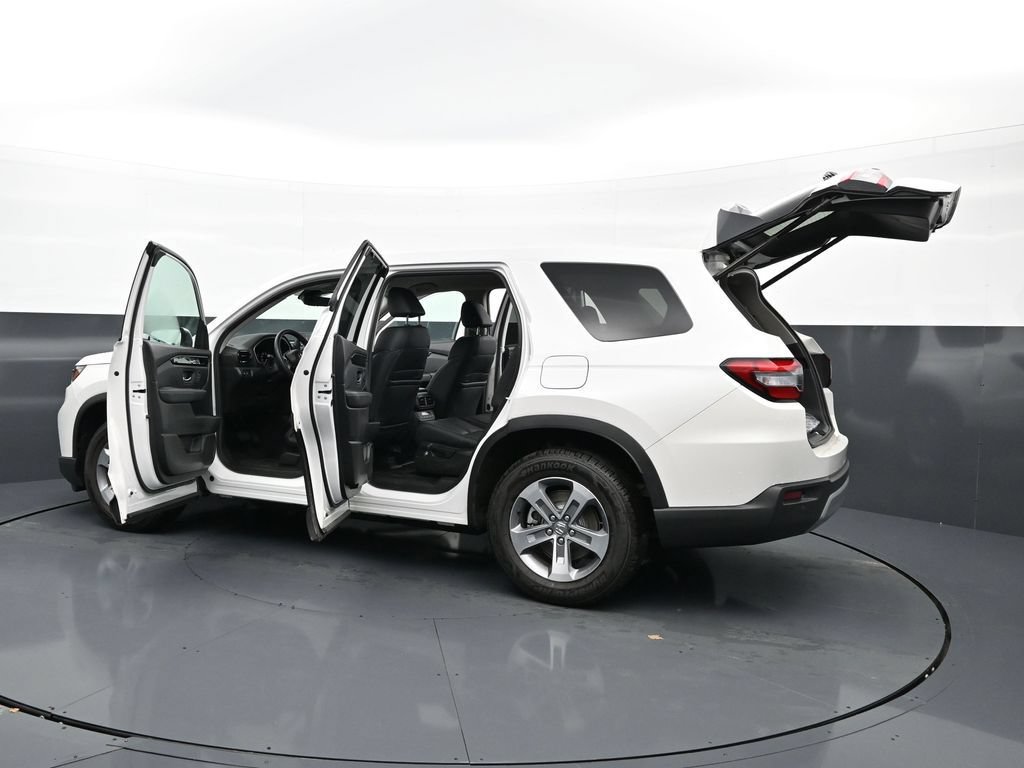 Certified 2025 Honda Pilot EX-L image 43