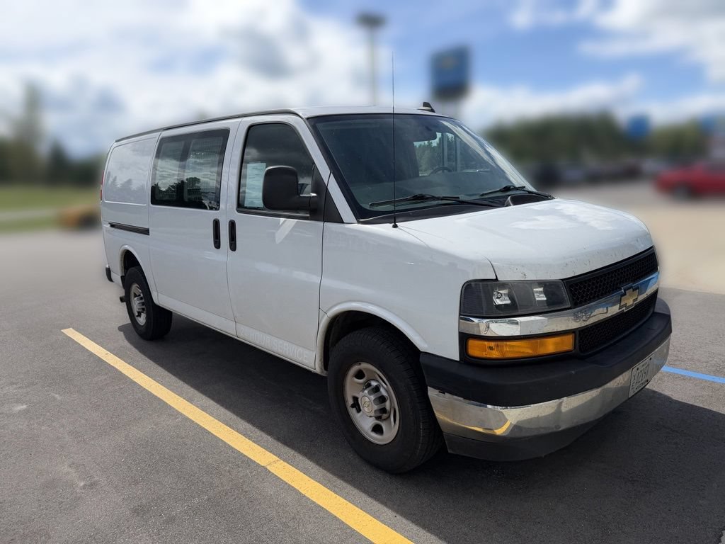 Used 2020 Chevrolet Express 2500 w/ Driver Convenience Package RWD image 4