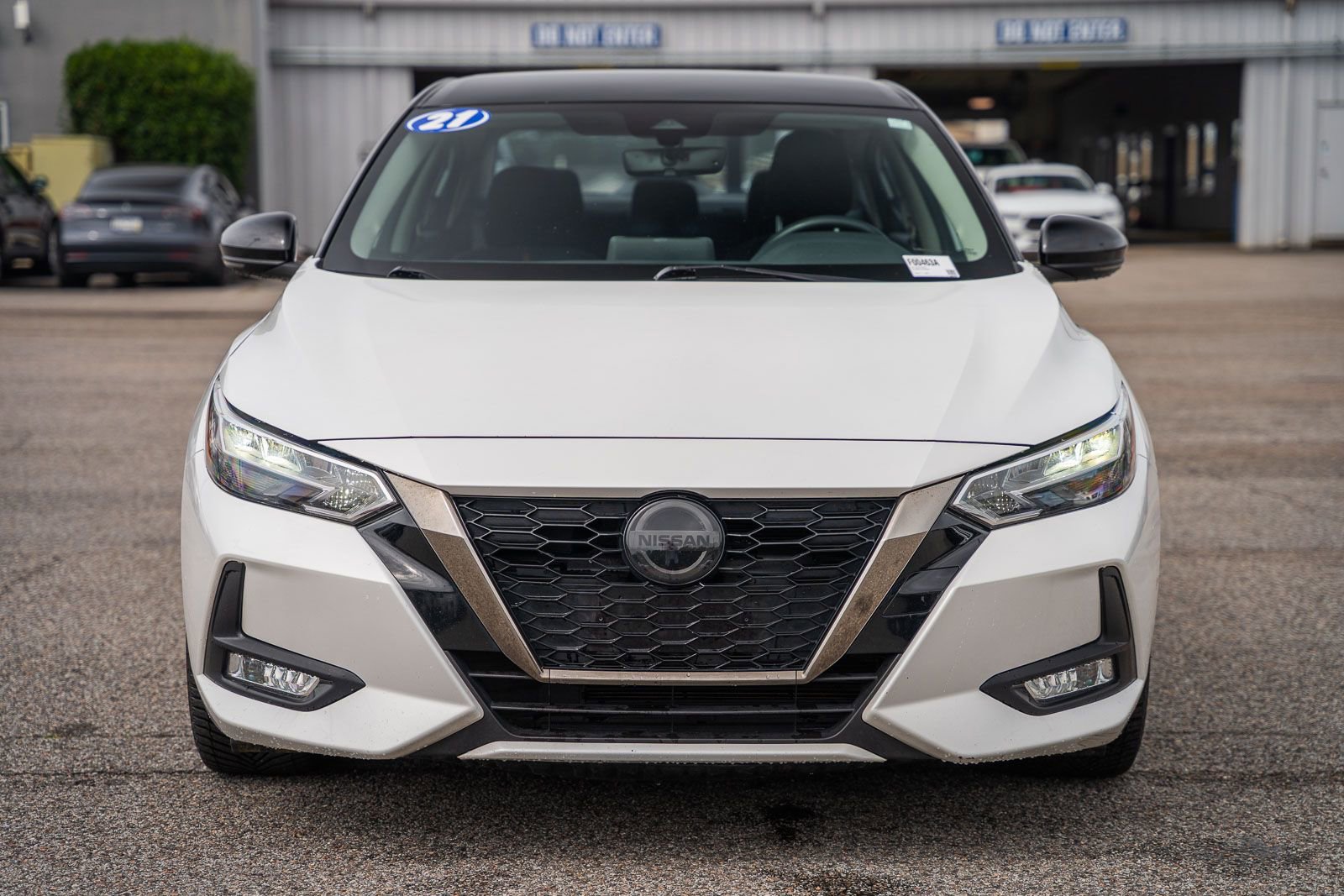 Used 2021 Nissan Sentra SR w/ Electronics Package FWD image 2