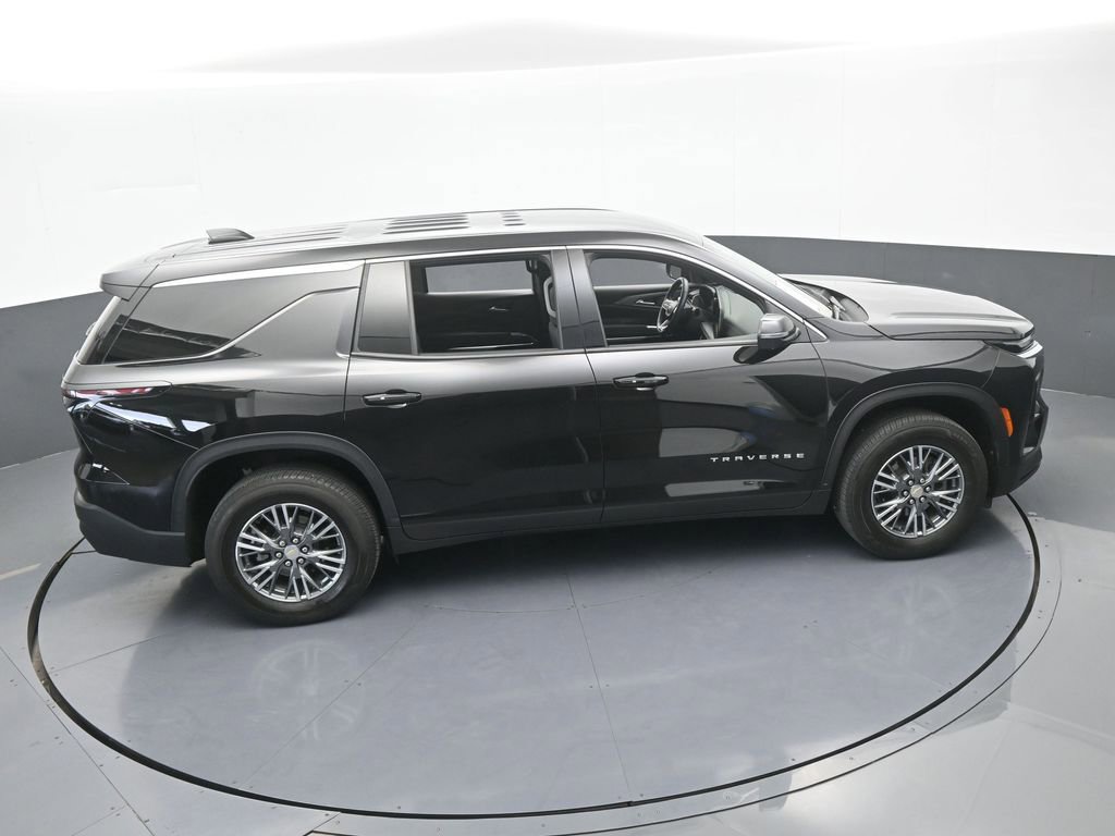Used 2024 Chevrolet Traverse LS image 58