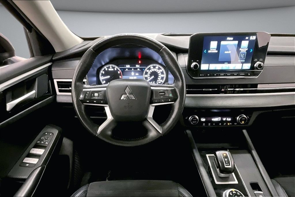 Used 2023 Mitsubishi Outlander SE Black Edition AWD/4WD image 8