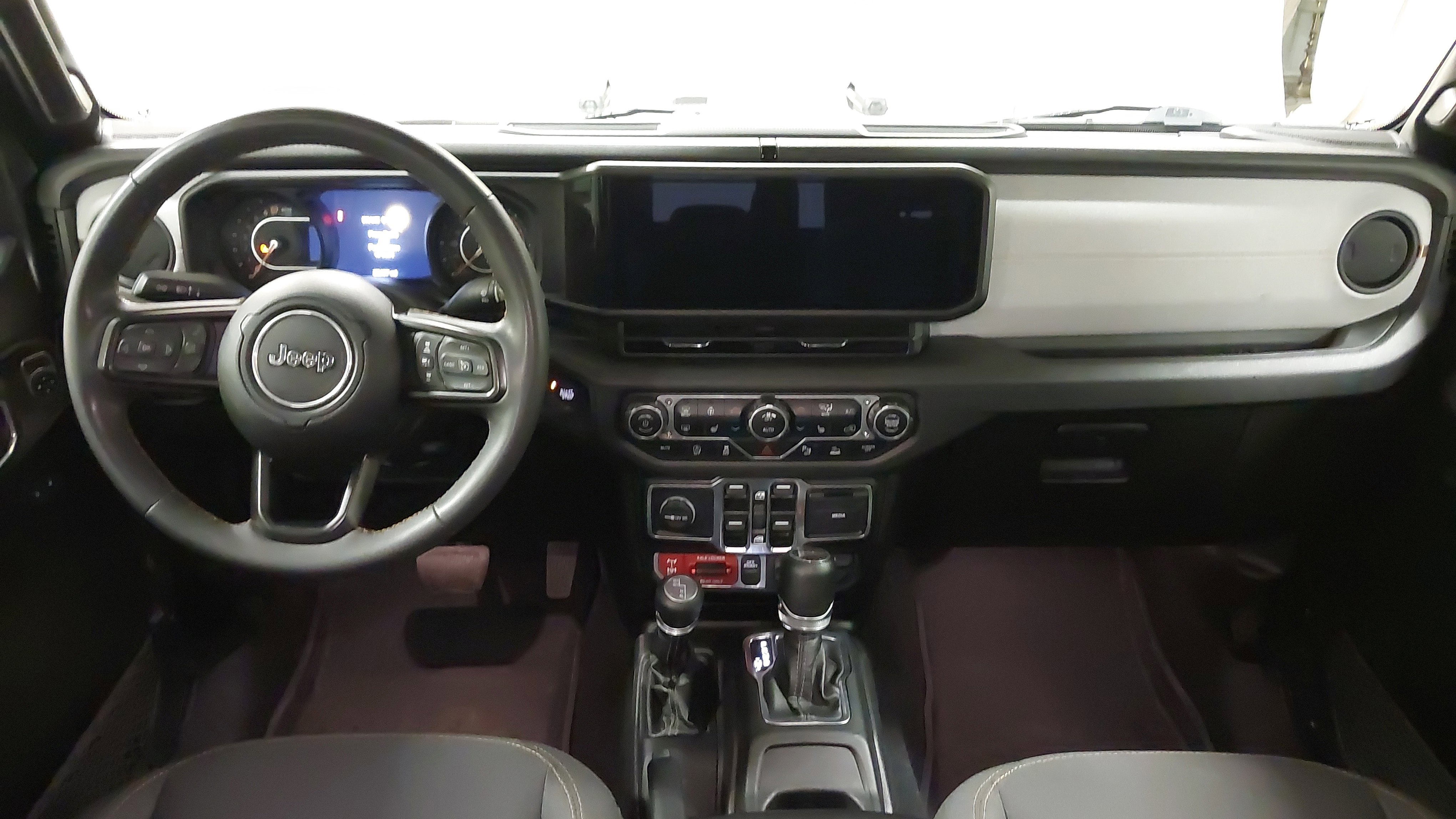 Used 2024 Jeep Gladiator Willys image 26