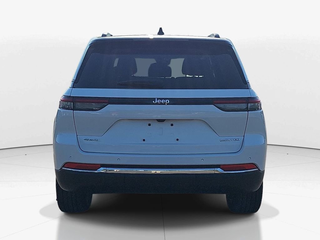 Used 2022 Jeep Grand Cherokee Limited w/ Trailer Tow Prep Group (B) AWD/4WD image 6