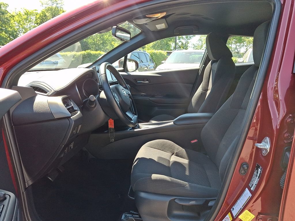 Used 2018 Toyota C-HR XLE FWD image 13