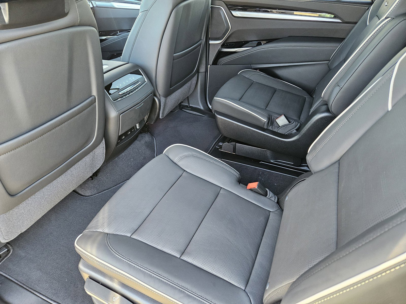 New 2026 Cadillac Escalade ESV Sport w/ LPO, ONYX Package image 20