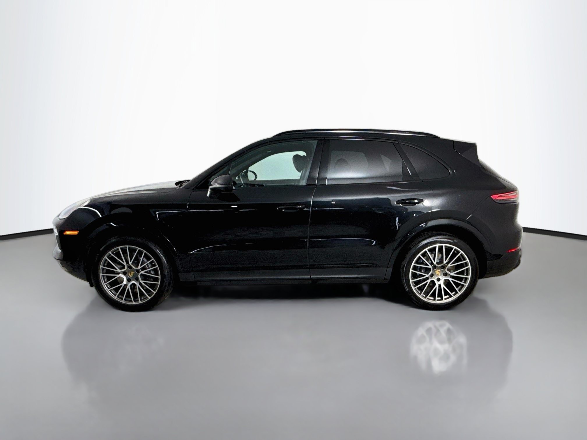 Used 2023 Porsche Cayenne Platinum Edition AWD/4WD image 6
