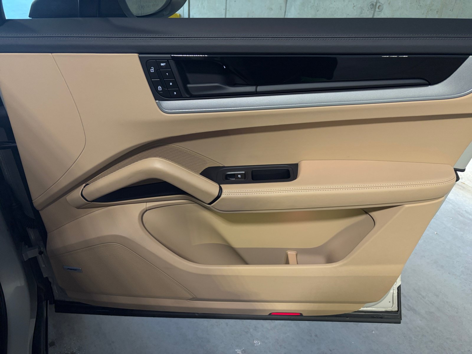 Certified 2024 Porsche Cayenne S AWD/4WD image 24