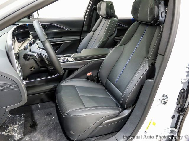 New 2025 Cadillac Lyriq Luxury w/ LPO, Floor Liner Package AWD/4WD image 8