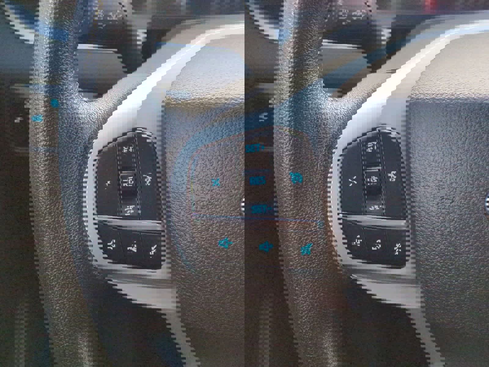 Used 2023 Ford Explorer XLT image 25