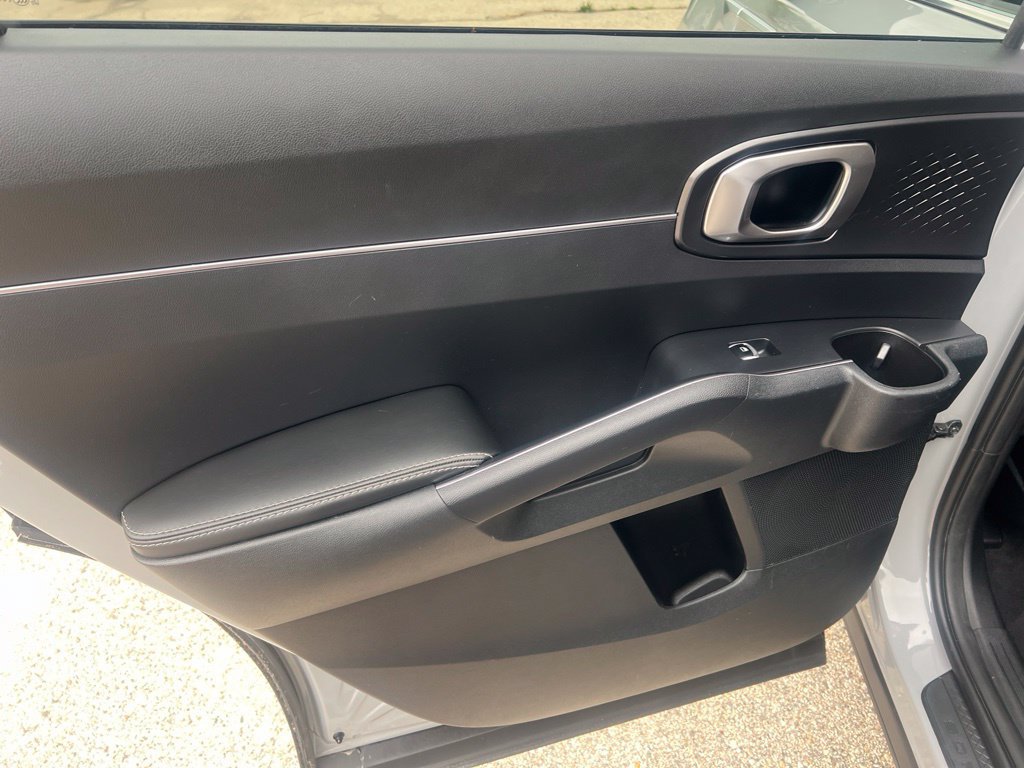 Certified 2024 Kia Sorento S FWD image 10