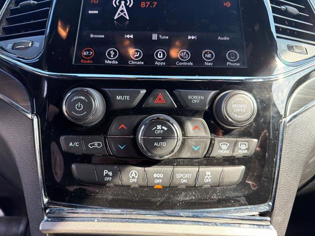 Used 2019 Jeep Grand Cherokee Limited image 39