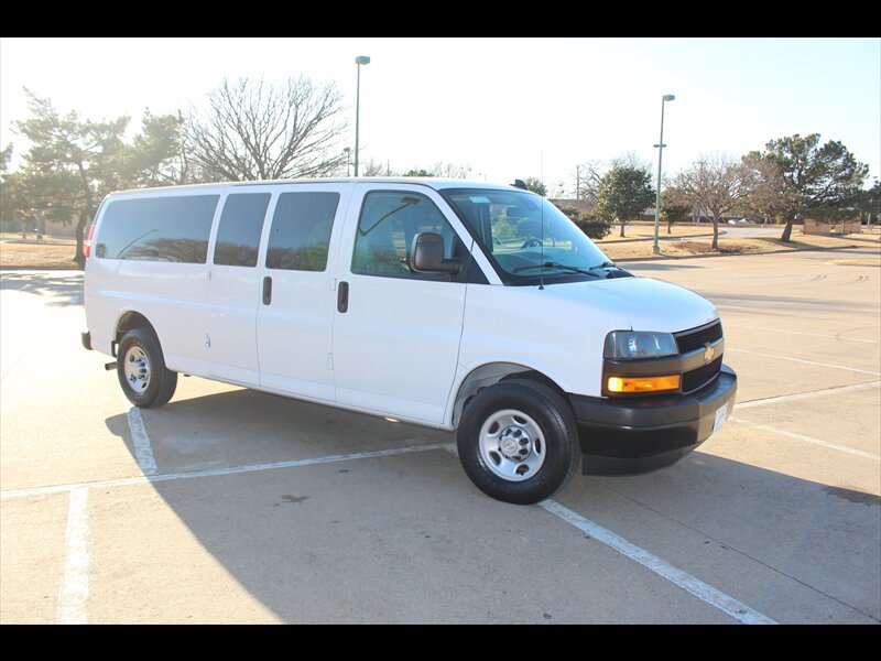 Used 2020 Chevrolet Express 3500 LS RWD image 7